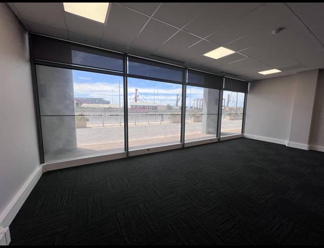 113M² OFFICE TO LET IN FORESHORE